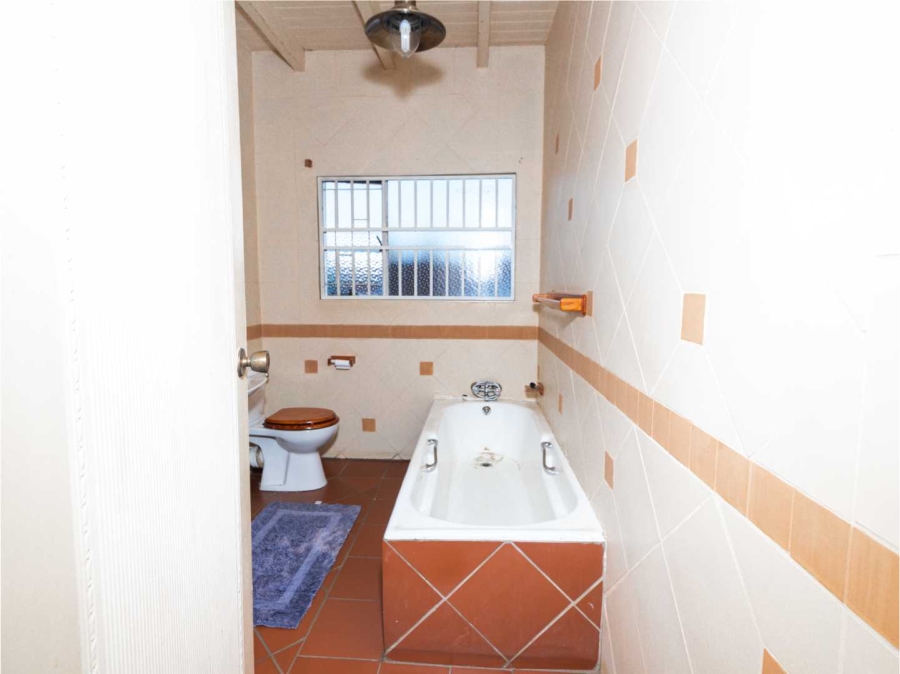 6 Bedroom Property for Sale in Schoemansville North West